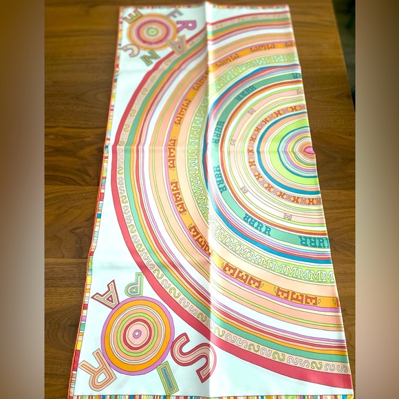 Hermes Authentic 100% Silk Scarf. 45 Carre de Paris. 35” X 35” with Box. - Picture 7 of 9